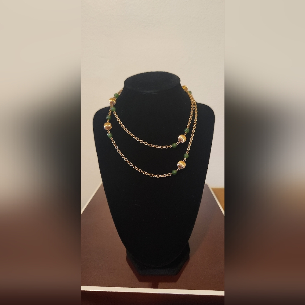 Stunning!!!! GREEN AND GOLD NECKLACE